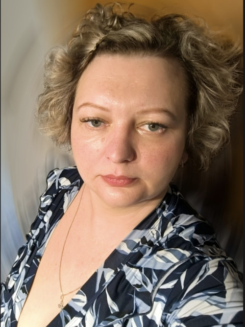 Мария, Россия, Петрозаводск, 46 лет, 1 ребенок. Ищу: Имею в наличии двухэтажный особняк в небольшом городке Карелии, к которому нужно приложить мужские руки....  Анкета 859158. 