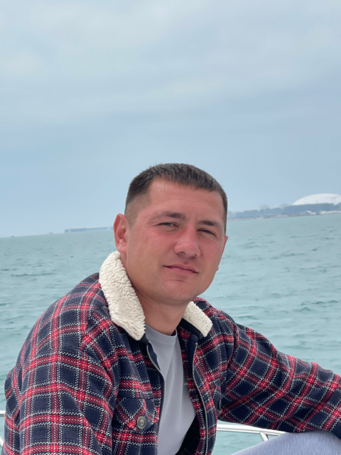 Вадим, Россия, Сочи, 32 года. Вежливый, внимательный трудолюбивый и заботливый! Но со своим характером