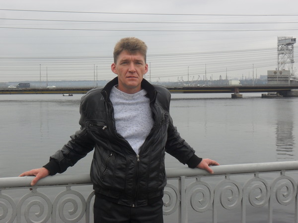 Валера Фридрик, Стаханов, 58 лет, 1 ребенок, 1 фото. Познакомлюсь для серьезных отношений.