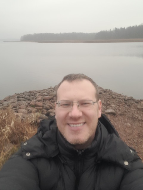 Николай, Россия, Санкт-Петербург, 41 год, 1 ребенок. Есть ребёнок 14 лет, кошка, пивной животик и " озеро" на голове)), шучу конечно), вроде ка