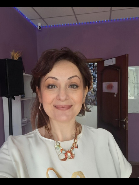 Елена, Россия, Балашиха, 55 лет, 2 ребенка. Познакомлюсь с мужчиной для любви и серьезных отношений, дружбы и общения. 

ВНИМАТЕЛЬНЫЙ, ОБЩИТЕЛЬНЫЙ,...  Анкета 859805. 