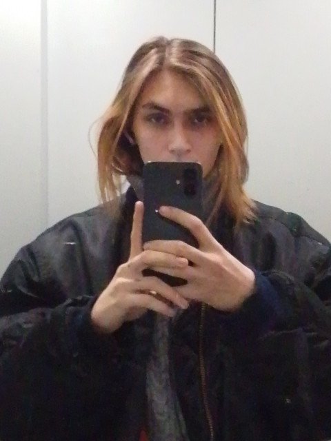 Саша, Россия, Санкт-Петербург, 23 года. Познакомлюсь с девушкой для любви и серьезных отношений.  Анкета 860245. 