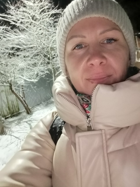 Мария Плотникова, Россия, Санкт-Петербург, 43 года. Добрая, веселая и серьёзная, нежная и сильная. Веду здоровый образ жизни. 
Люблю активный образ жиз