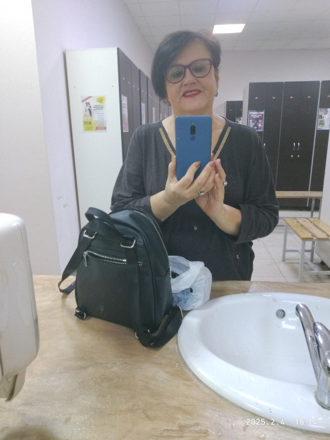 Елена, Москва, м. Царицыно, 62 года. Хочу познакомиться с мужчиной, не утратившим оптимизм, умеющим радоваться жизни, самодостаточным, любящим...  Анкета 860809. 