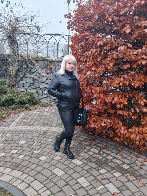 Эльвира, Донецк, 39 лет. Познакомлюсь с мужчиной для любви и серьезных отношений, дружбы и общения.  Анкета 860913. 