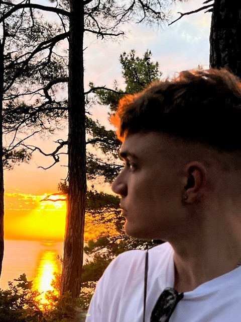 Александр, Енакиево, 33 года. Познакомлюсь с женщиной для дружбы и общения.  Анкета 860935. 