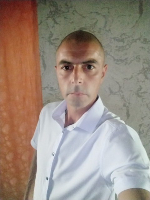 Егор, Пинск, 35 лет. Познакомлюсь с женщиной для любви и серьезных отношений, брака и создания семьи, дружбы и общения.  Анкета 861094. 