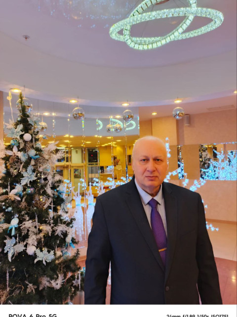 Алексей, Санкт-Петербург, м. Улица Дыбенко, 55 лет. Он ищет её: женщину для брака и создания семьи. Есть своя жилплощадь, желательно без вредных привычек  Анкета 861140. 