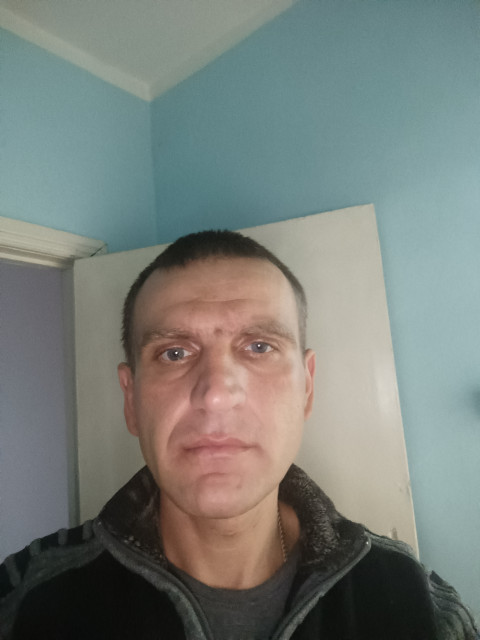 Иван Сотников, Славяносербск, 37 лет. Работа дом хочу семью иметь своих дететей