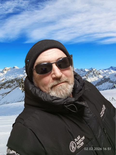 Яков, Россия, Москва, 55 лет. Он ищет её: женщину для любви и серьезных отношений, брака и создания семьи, воспитания детей, дружбы и общения.  Анкета 861780. 