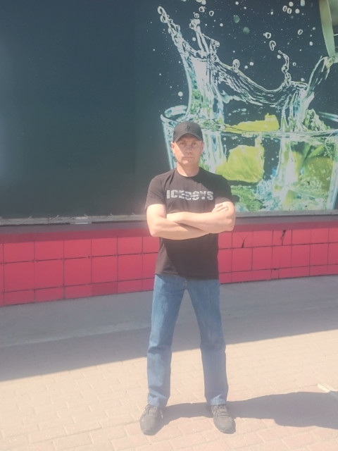 Артём, Россия, Новосибирск, 46 лет. Он ищет её: женщину для дружбы и общения.  Анкета 862110. 