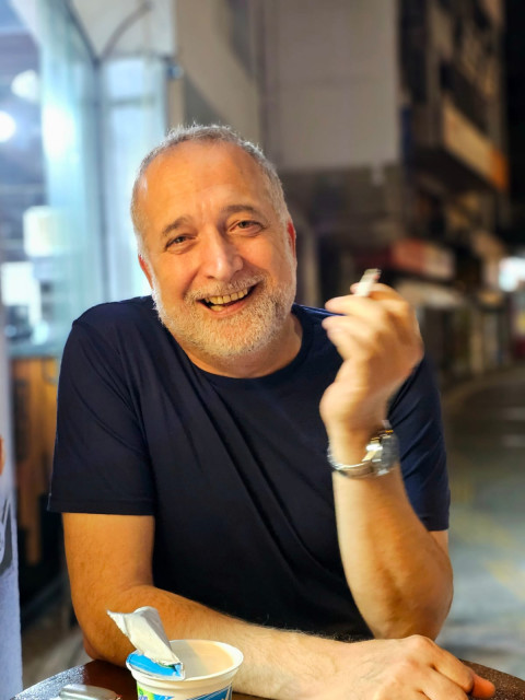 Yabushige, Гамбург, 55 лет, 1 фото. Ищу: Warmherzig, lustig, harmonisch, fursorglich,offen und loyal. Alles andere ergibt sich.  Анкета 862133. 