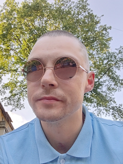 Даня, Россия, Ярославль, 31 год. Я очень простой, родом из архангельской области.