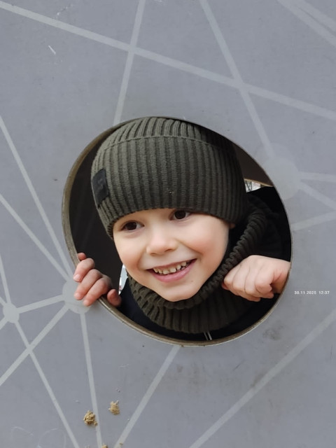 Миша, Россия, Москва, 29 лет, 1 ребенок. Ищу: Просто есть сегодня. И точно все не так. Кому то в мечтах мама является во снах...  Анкета 862273. 