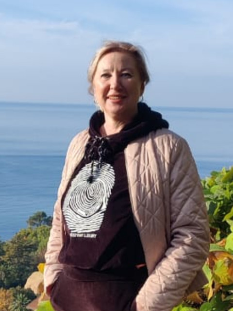 Лана, Сочи, 55 лет. Познакомлюсь с мужчиной для любви и серьезных отношений, гостевого брака.  Анкета 862303. 