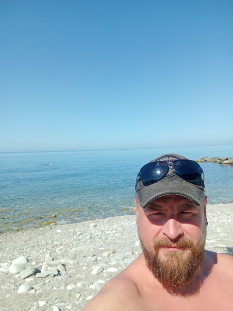 Александр, Россия, Тихорецк, 41 год, 1 ребенок. Ищу: Для совместного отдыха, создания семьи, при взаимной симпатии и общения переезда ко мне, в планах у...  Анкета 862525. 