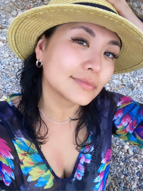 Dinara, Россия, Тюмень, 35 лет, 1 ребенок. Ищу: с общими интересами, который не лежит на диване 24/7. хозяйственный, ответственный, заботливый, опрятный,...  Анкета 862812. 