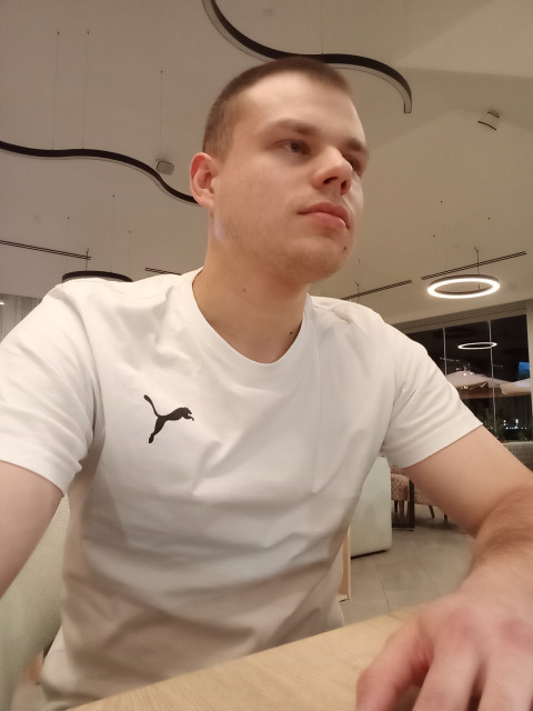 Алексей, Россия, Геленджик, 23 года. Ищу девушку до 30 лет с ребёнком Серьёзную, Активную, красота не важна только любовь к мужчине  Анкета 862932. 