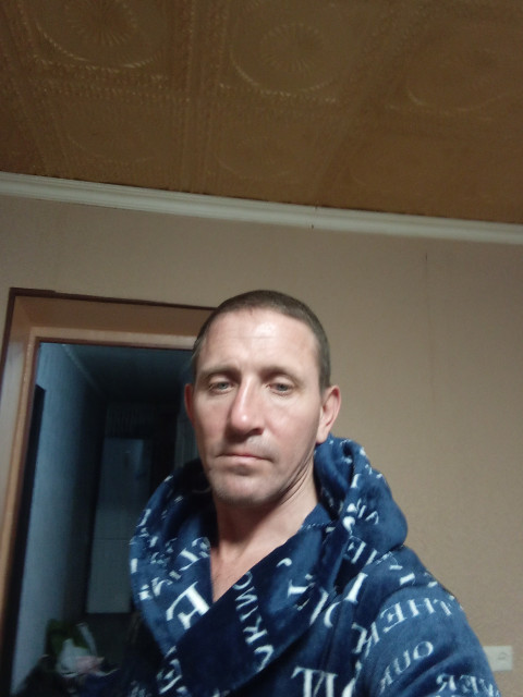 Александр Сенченко, Майкоп, 43 года, 1 ребенок, 3 фото. Хочу чтобы встретилась заботливая добрая и не когда не лгала и не предавала семейные ценности  Анкета 863223. 