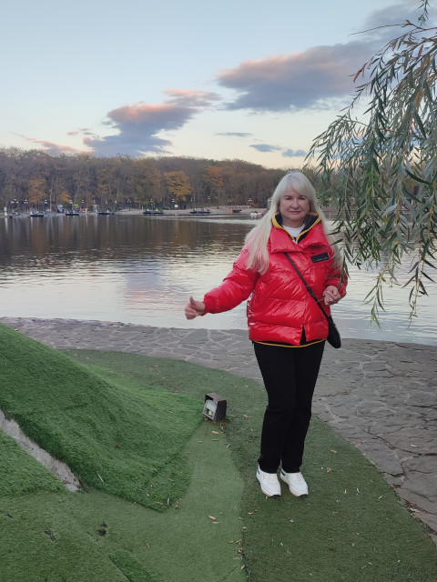 Ольга, Воронеж, 58 лет, 2 ребенка. Познакомлюсь с мужчиной для дружбы и общения.  Анкета 863326. 