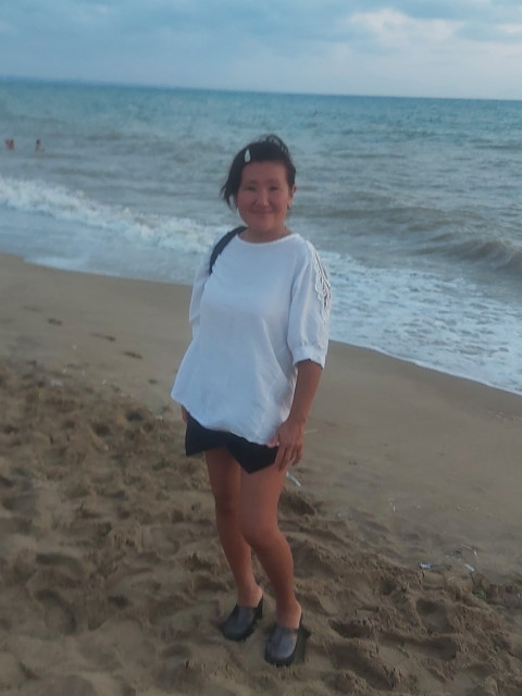 Лиза, Россия, Московский, 48 лет. Познакомлюсь с мужчиной 38-69., без вредных привычек с чувством юмора. Не против детей партнера  Анкета 864027. 