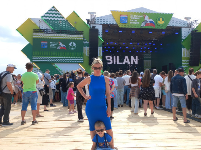 Elena, Россия, Санкт-Петербург, 45 лет, 1 ребенок. Ищу доброго и надёжного мужчину, с хорошим чувством юмора и умением забить хотя бы один гвоздь. 
Нуждаюсь...  Анкета 864095. 