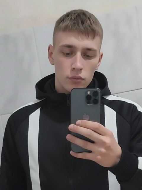 Дмитрий, Иркутск, 22 года. Ищу: **Уверенность в себе** - без комплексов и сравнений • **Интеллект** - с которой интересно разговаривать...  Анкета 864472. 