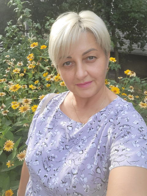 Наталья Мельник, Россошь, 49 лет, 1 ребенок, 1 фото. Ищу: Семья. Хорошего, доброго, не злого и не скупого. Не пьющего. Помощника при любых обстоятельствах. Шутников,...  Анкета 864832. 