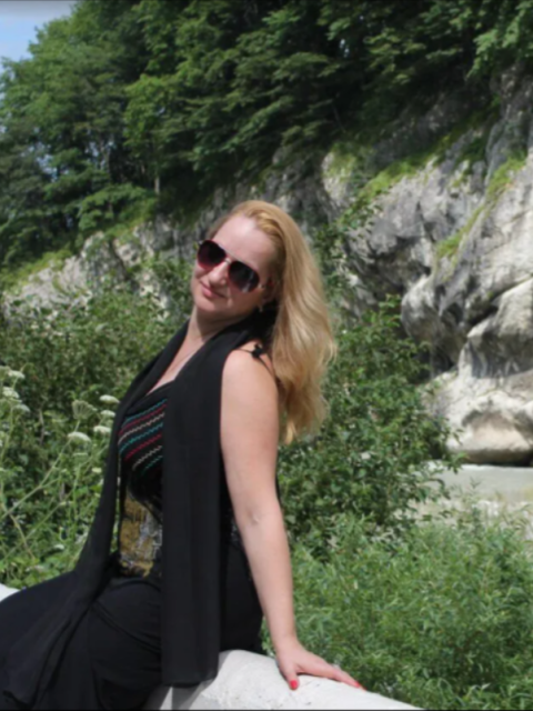 Ольга, Россия, Москва, 44 года. Она ищет его: В мужчинах ценю надежность, доброту, интеллект, чувство юмора. Хотелось бы встретить СВОЕГО человека  Анкета 864950. 