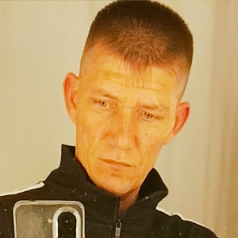 Илья, Россия, Барнаул, 34 года. Лев с зелёными глазами и ростом 185см