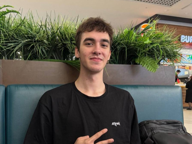 Егор Гуща, Гродно, 19 лет, 1 фото. хочу найти женщину, богатую, с детьми  Анкета 865463. 