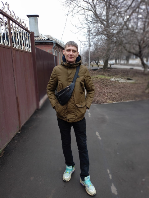 Александр, Ростов-на-Дону, 40 лет. Познакомлюсь с женщиной для любви и серьезных отношений, брака и создания семьи.  Анкета 865761. 