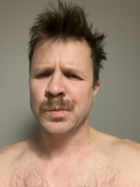 Виктор, Санкт-Петербург, м. Василеостровская, 46 лет, 2 ребенка, 2 фото. Ищу: ХДЛ. Хорошую)) добрую))) ласковую ))))  Анкета 865808. 