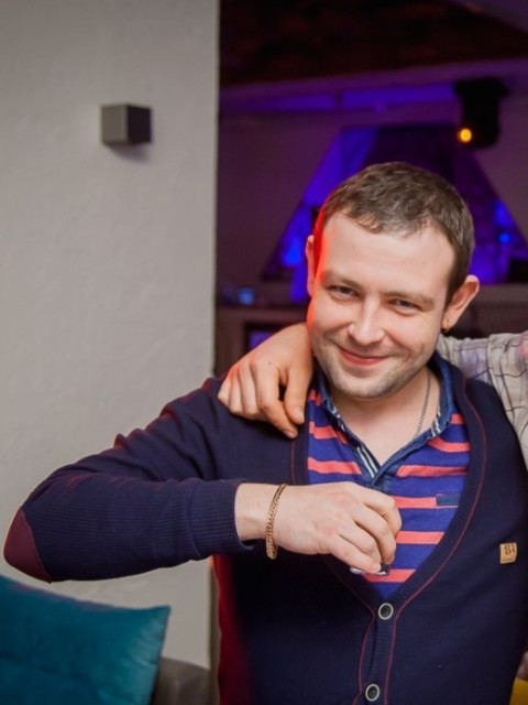 Владимир Тарасов, Санкт-Петербург, м. Проспект Просвещения. Фото на сайте ГдеПапа.Ру