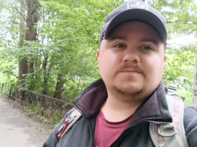 Михаил, Россия, Санкт-Петербург, 29 лет. Он ищет её: женщину для любви и серьезных отношений, брака и создания семьи, дружбы и общения. 
Ну а если серье  Анкета 866330. 