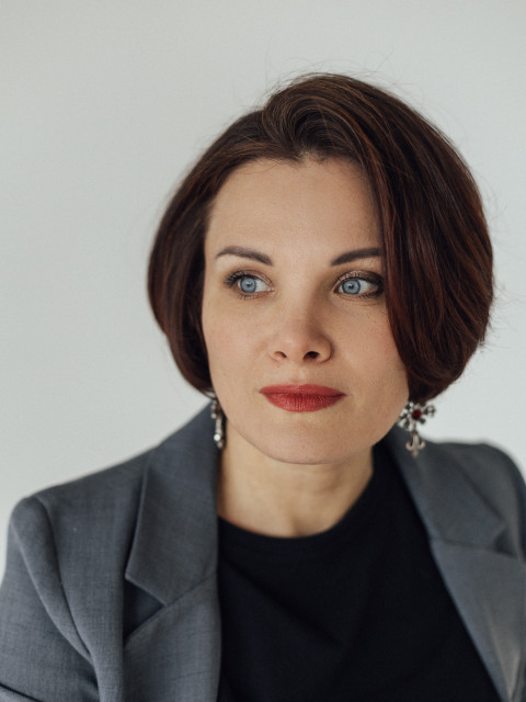 Анна, Волгоград, 47 лет, 2 ребенка, 3 фото. Хочу встретить мужчину, который станет для меня мужем - партнером. С которым я хочу разделять обязан