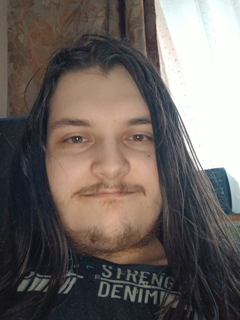 Георгий Калинин, Россия, Псков, 27 лет. Ищу: Трудно сказать ну наверное очень добрую честную простую я не пью не курю мои ожидания не завышенные...  Анкета 866635. 