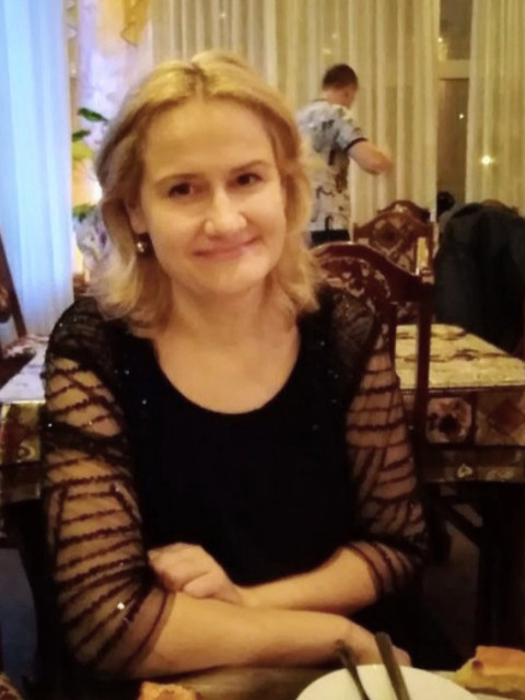 Вероника, Россия, Сарапул, 50 лет. Познакомлюсь с мужчиной для дружеского общения, а там как пойдёт...  Анкета 867308. 