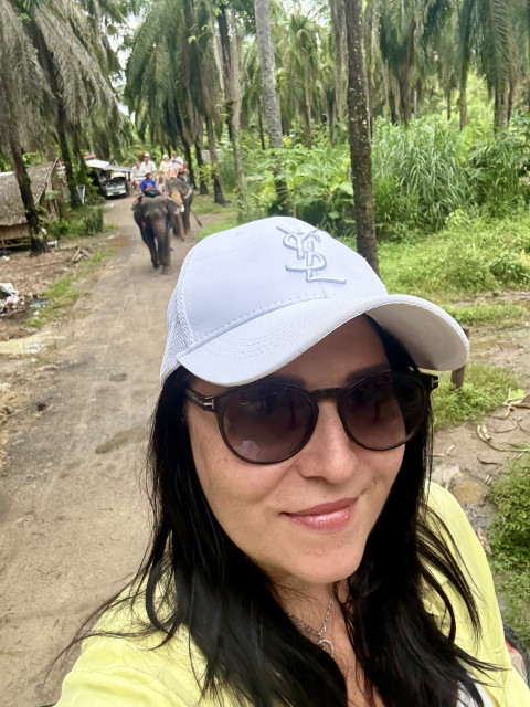 Julia, Россия, Москва, 43 года, 2 ребенка. Свободна, в разводе. Высшее образование, стабильная работа. Есть дети, того же хотелось бы и от мужч