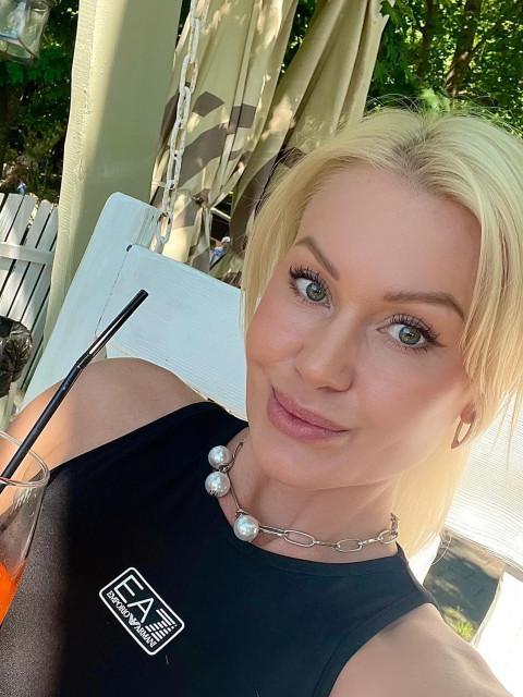 Вера, Санкт-Петербург, м. Площадь Александра Невского, 48 лет. Она ищет его: мужчину для любви и серьезных отношений, брака и создания семьи. Ценю надежность, эмоциональное тепл  Анкета 867590. 