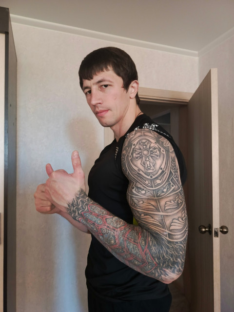 Илья, Краснодар, 32 года. Познакомлюсь с женщиной для любви и серьезных отношений, брака и создания семьи, рождения совместных...  Анкета 867946. 