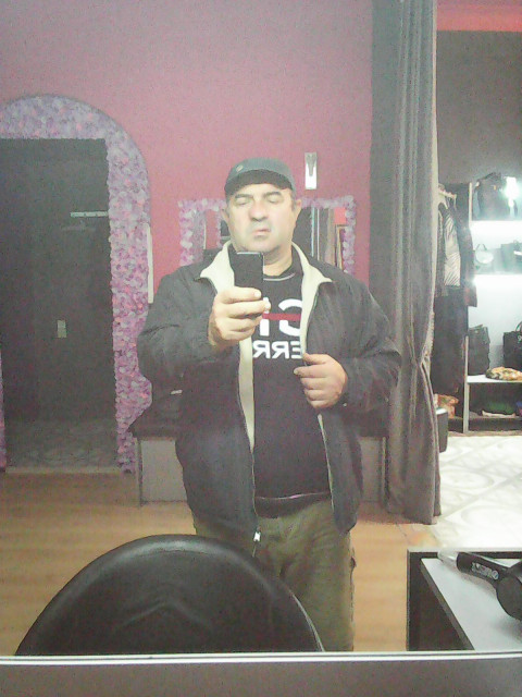 Гоча, Грузия, Цхалтубо, 61 год. Познакомлюсь с женщиной для брака и создания семьи.  Анкета 868084. 