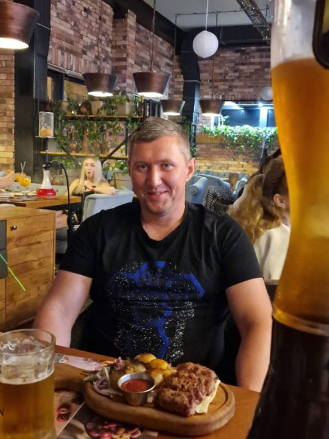 Vitalii, Санкт-Петербург, м. Автово, 34 года, 1 ребенок. Ищу: Женщину с повышенной половой конституцией. Если это так, то проверим у кого она выше у меня или у тебя...  Анкета 868124. 