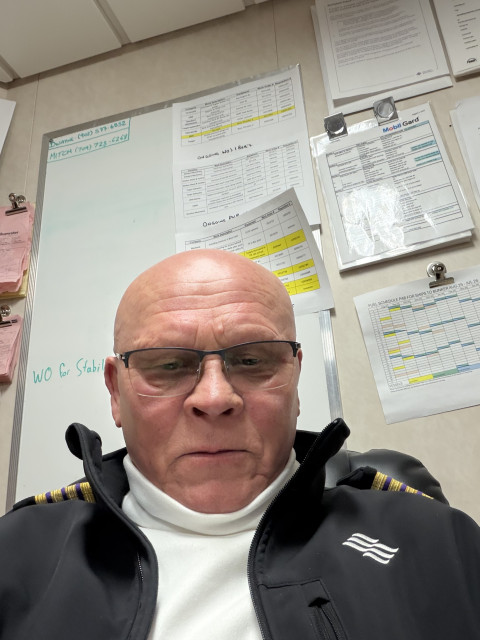 Vlad, Санкт-Петербург, м. Улица Дыбенко, 55 лет, 2 ребенка. Познакомлюсь с женщиной для дружбы и общения.. никому и ничего не должен, но обязательства всегда в...  Анкета 868154. 