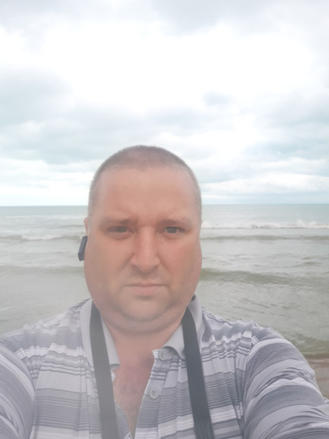 Андрей Ветров, Орёл, 43 года, 1 ребенок, 1 фото. Ищу себе обычную женщину или девушку с которой создам семью. А еще что бы ей был не безразличен мой...  Анкета 868242. 