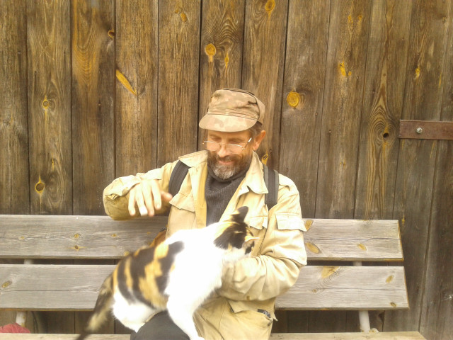 Владимир, Санкт-Петербург, м. Автово, 63 года, 3 ребенка. Ищу: Ты обернулась, заглянула
Доверчиво в мои глаза…
И на щеке моей блеснула, 
Скатилась пьяная слеза....  Анкета 868398. 