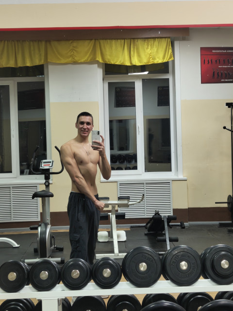 Артем, Россия, Новосибирск, 20 лет. Познакомлюсь с девушкой для дружбы и общения.  Анкета 868689. 