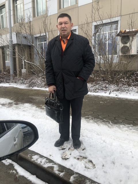 Sergey Lozovoy, Феодосия, 60 лет, 1 ребенок. хочу найти такую женщину что бы от ее взгляда голова кружилась и что бы избранница смогла меня полюбить...  Анкета 869008. 