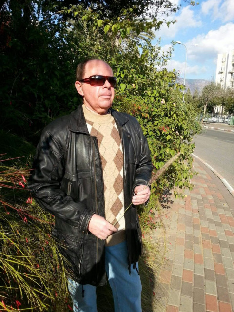 Александр, Израиль, Хайфа, 63 года, 1 ребенок, 11 фото. Познакомлюсь с женщиной для любви и серьезных отношений, дружбы и общения. 
Если возникнет соприкосновение...  Анкета 869009. 