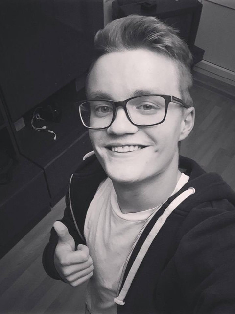 Алексей, Россия, Оренбург, 30 лет. Познакомлюсь с женщиной для дружбы и общения.  Анкета 869332. 